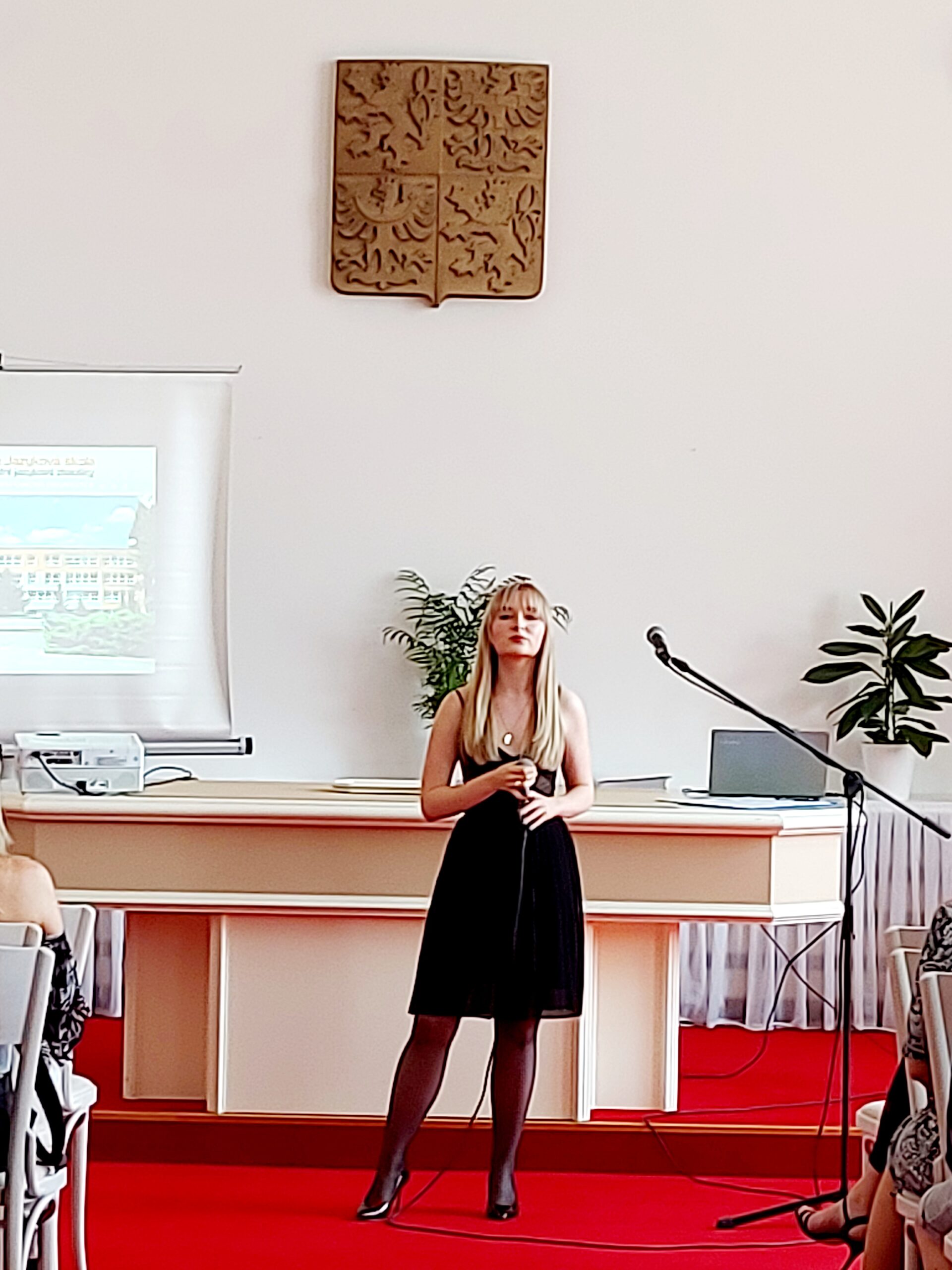 Slavnostní vyřazování absolventů Gymnázia Hladnov – a naše pěvecké oddělení opět u toho!