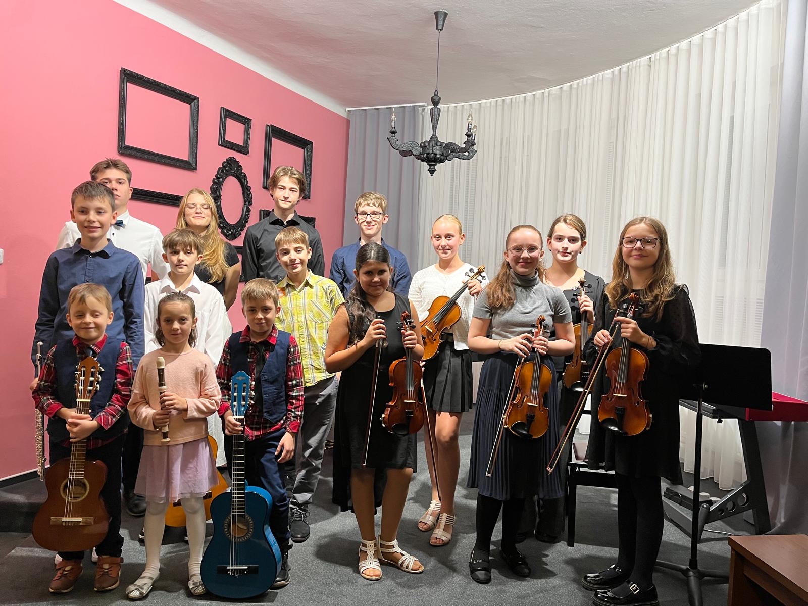 PRVNÍ ŽÁKOVSKÝ KONCERT ZUŠ v tomto školním roce