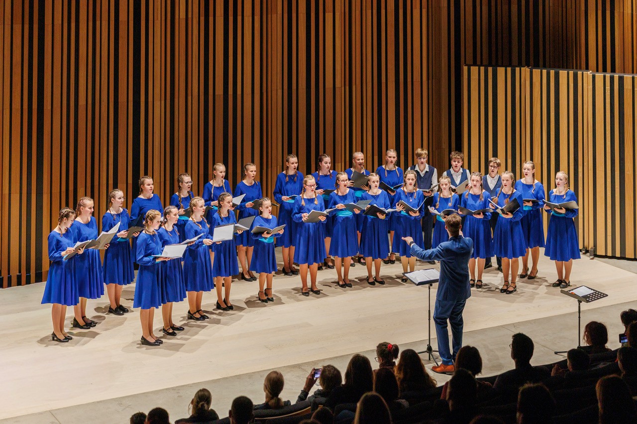 Ostravský dětský sbor zazářil na magisterském koncertě svého sbormistra