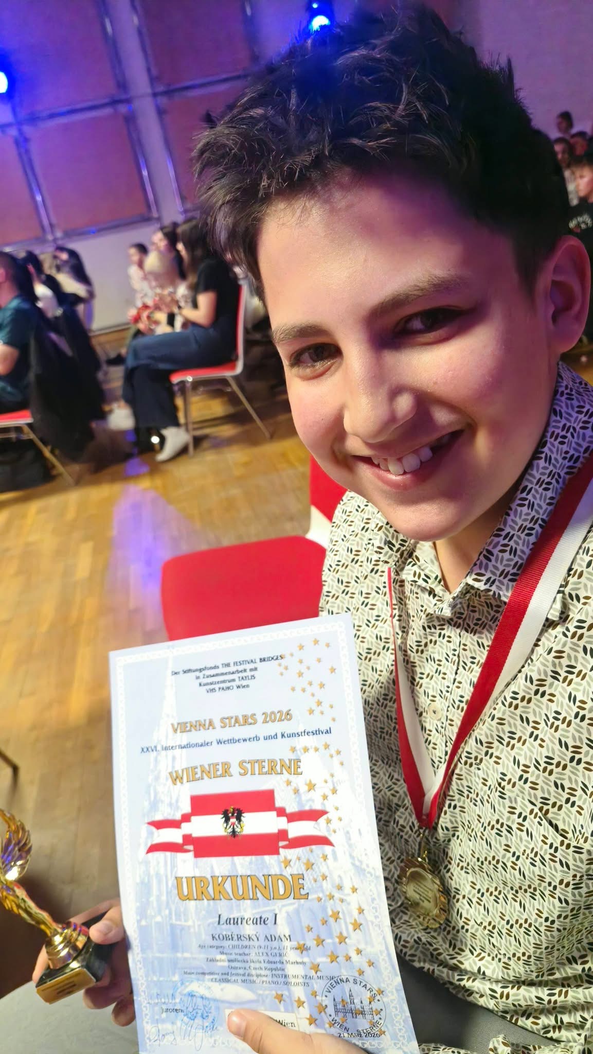 Adam Koběrský, talentovaný český klavírista, triumfoval na soutěži ve Vídni